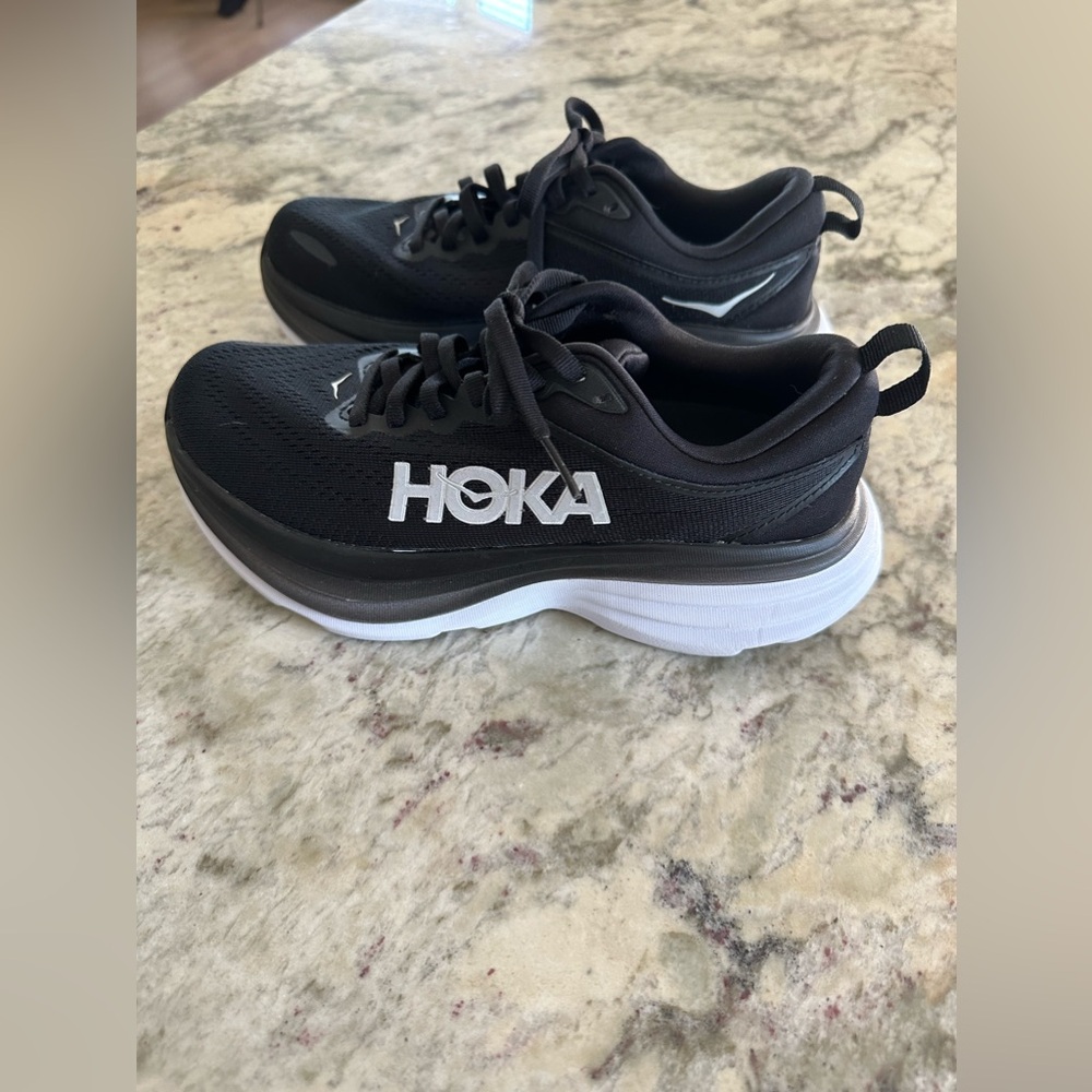 Never worn Hoka Bondi 8 Women’s Running Shoe
